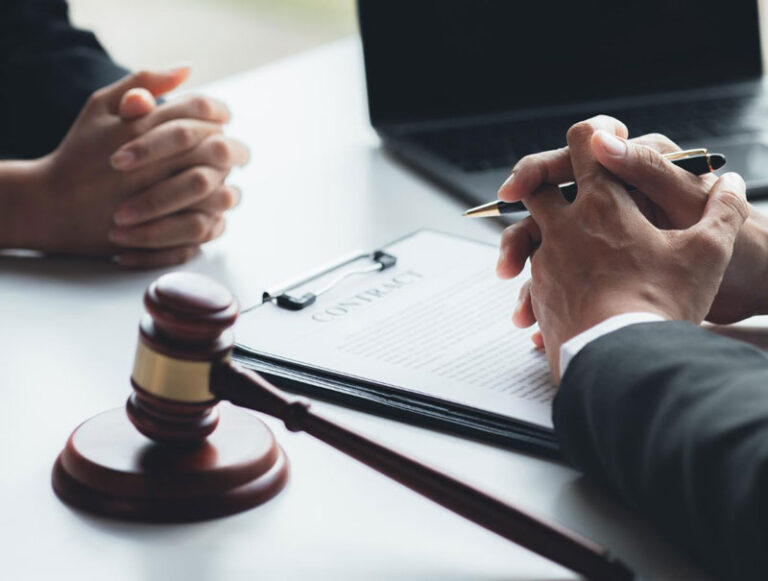 Cómo elegir el abogado que llevará tu divorcio